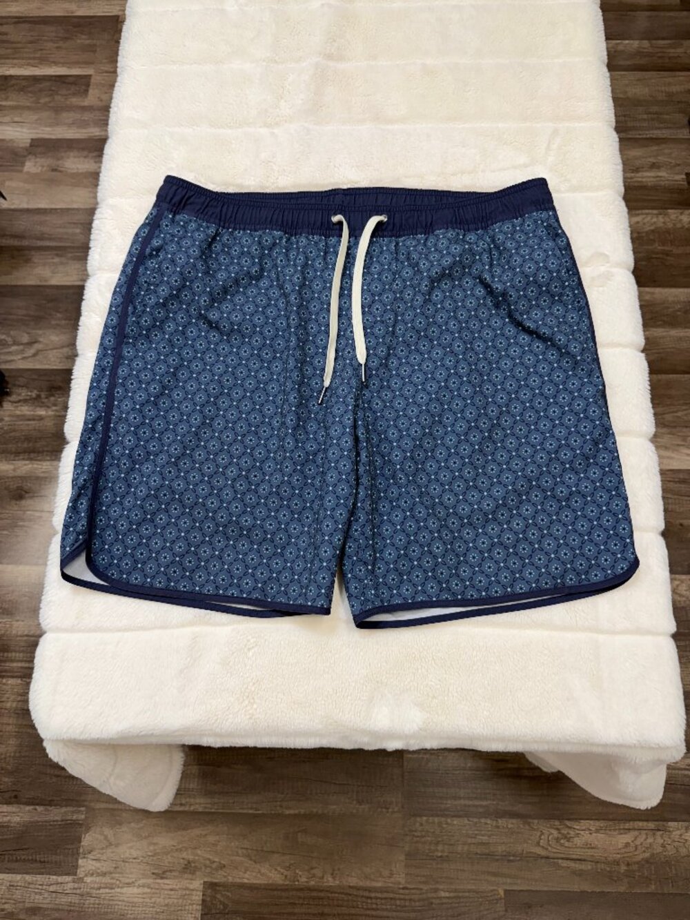 Fair Harbor Blue Geometric Print Swim Trunks Lined Shorts Mens Large